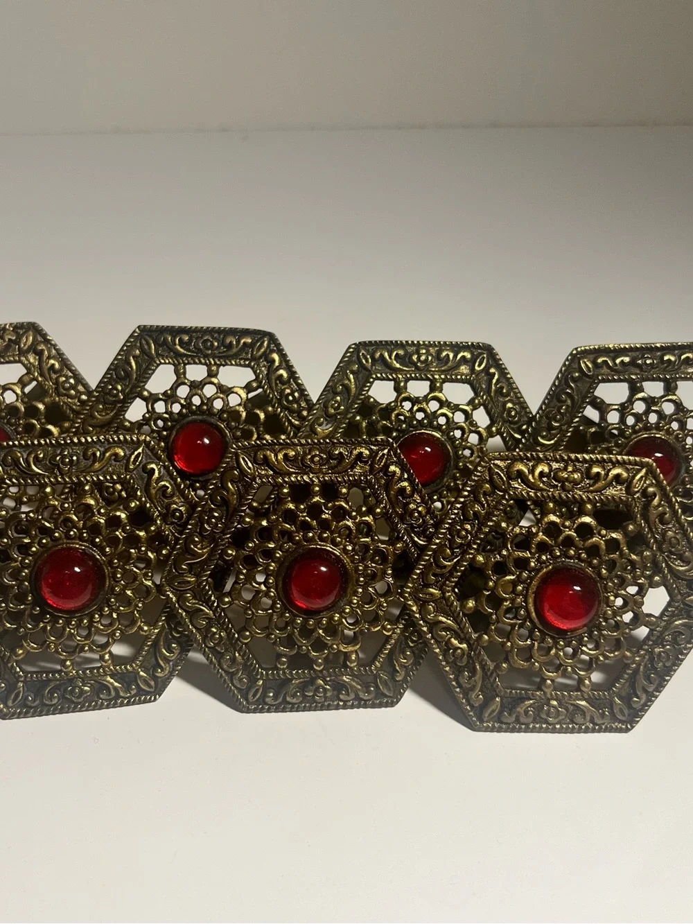 Red and Brass Ton Set of four Ring Napkin Holders Hexagon Jeweled, 7 Set